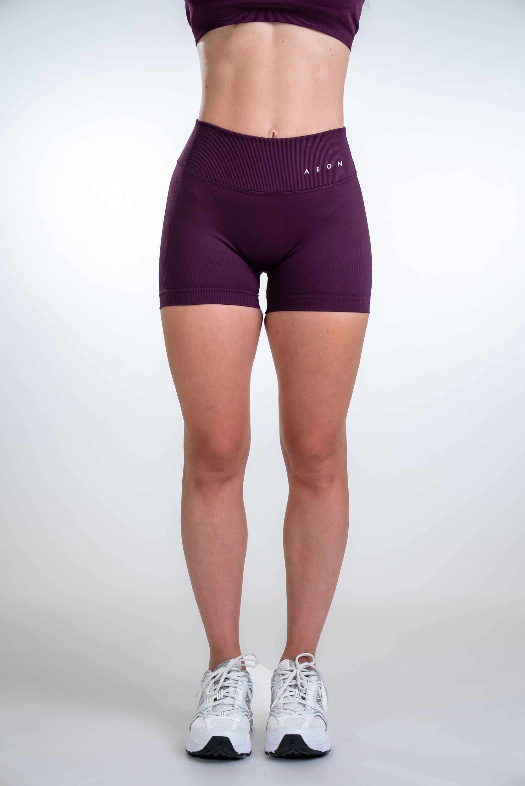 DEFINE V-BACK SCRUNCH SHORTS