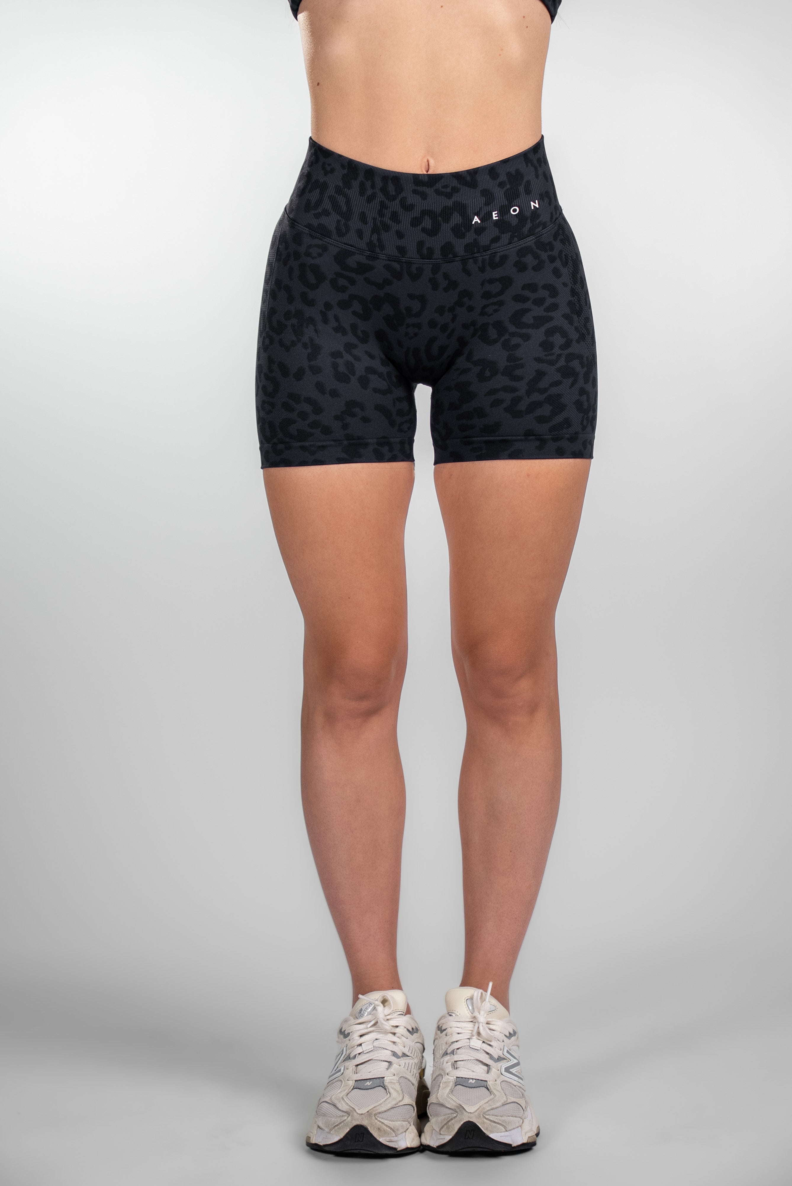 MOTION SEAMLESS LEO SHORTS V2