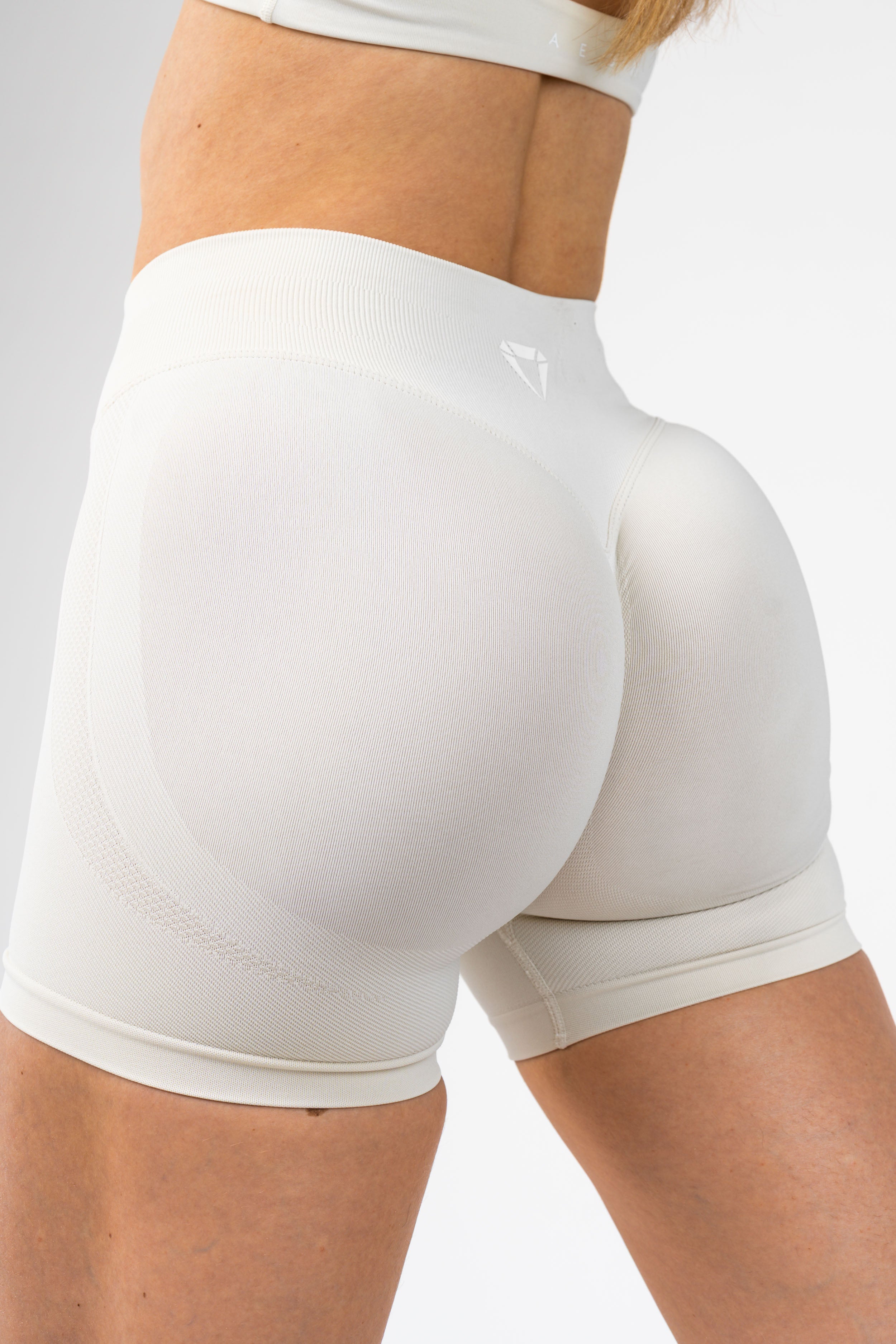 MOTION SEAMLESS SHORTS V2