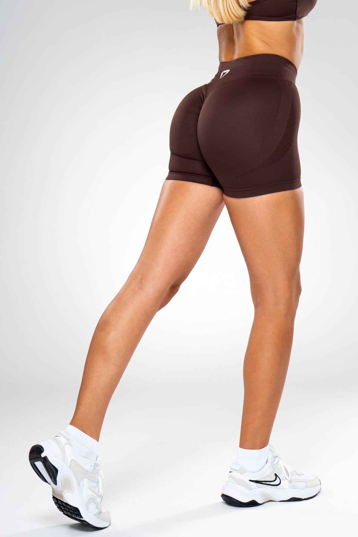 MOTION MID WAIST SCRUNCH SHORTS V2