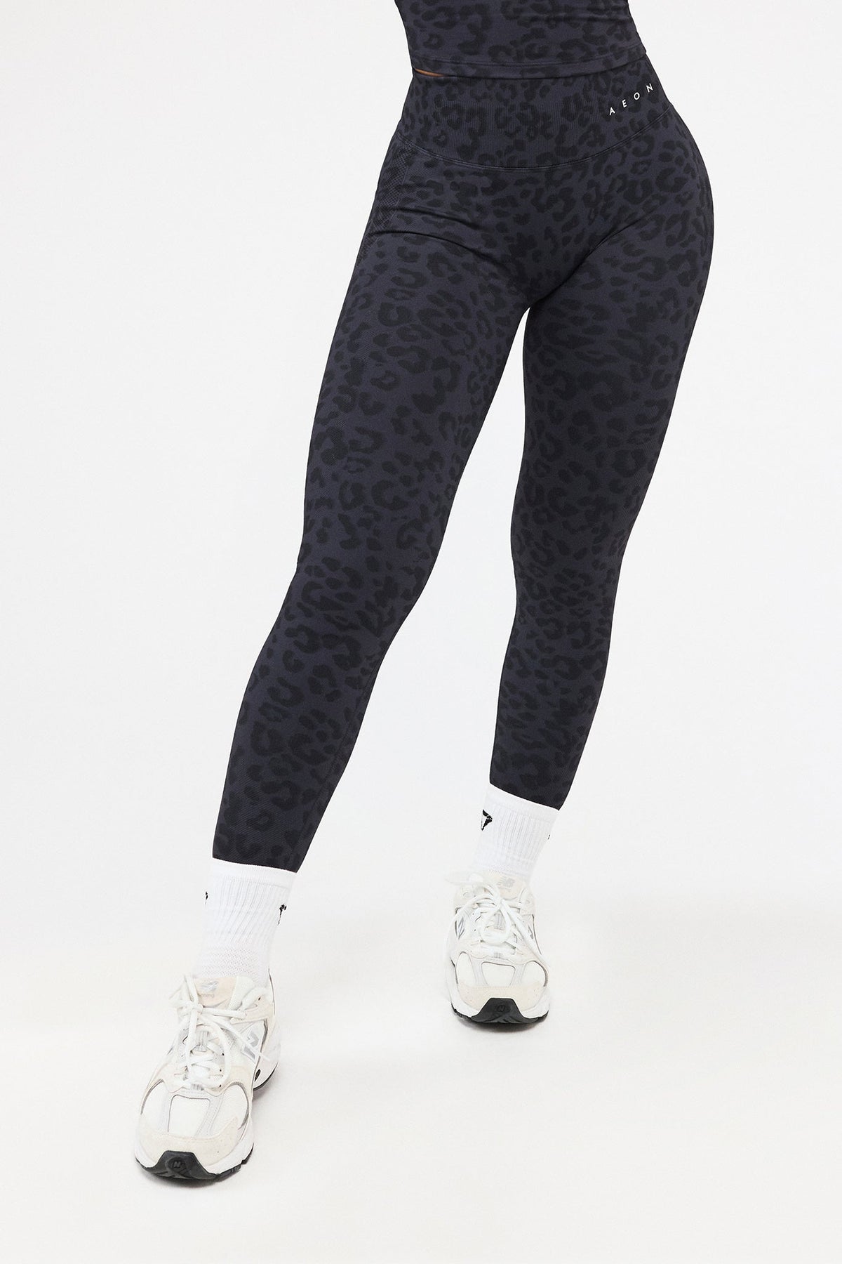 MOTION LEO MID WAIST SCRUNCH LEGGINGS V2 - Aeon Athletics