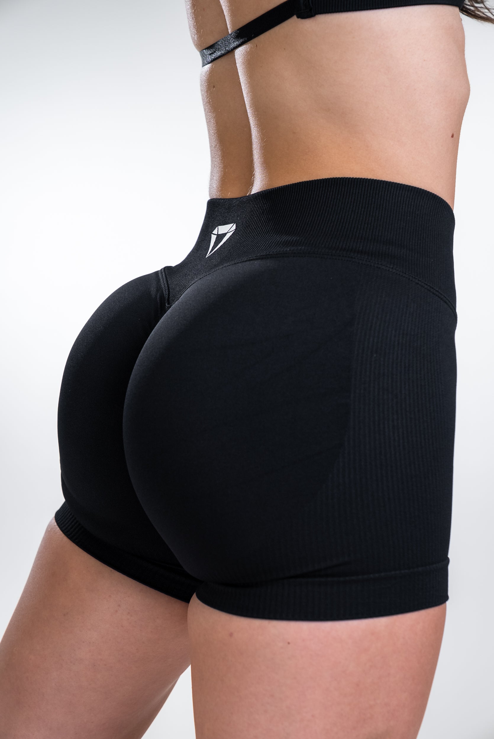 DEFINE SCRUNCH SHORTS