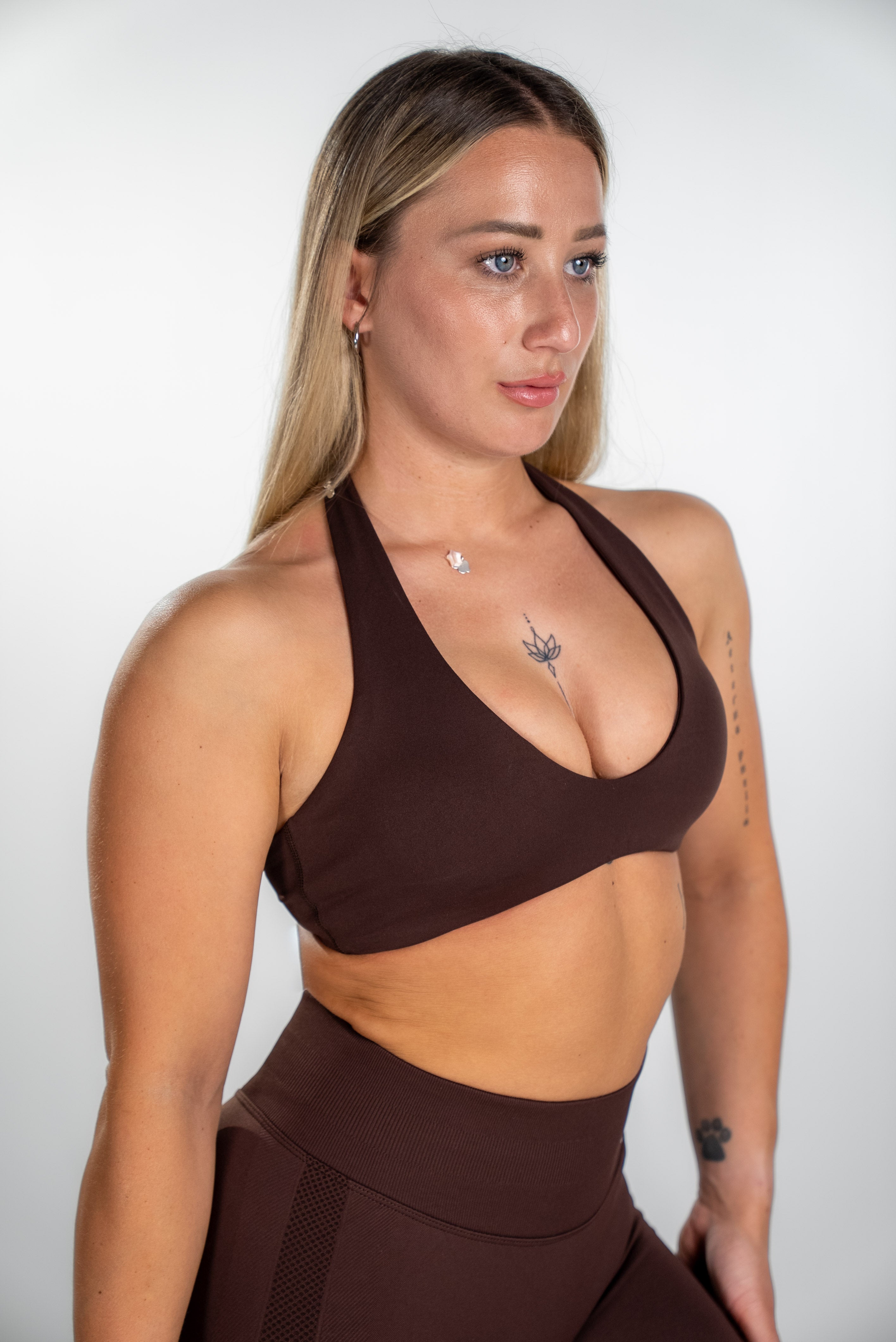 MOTION SEAMLESS HALTER NECK BRA V2