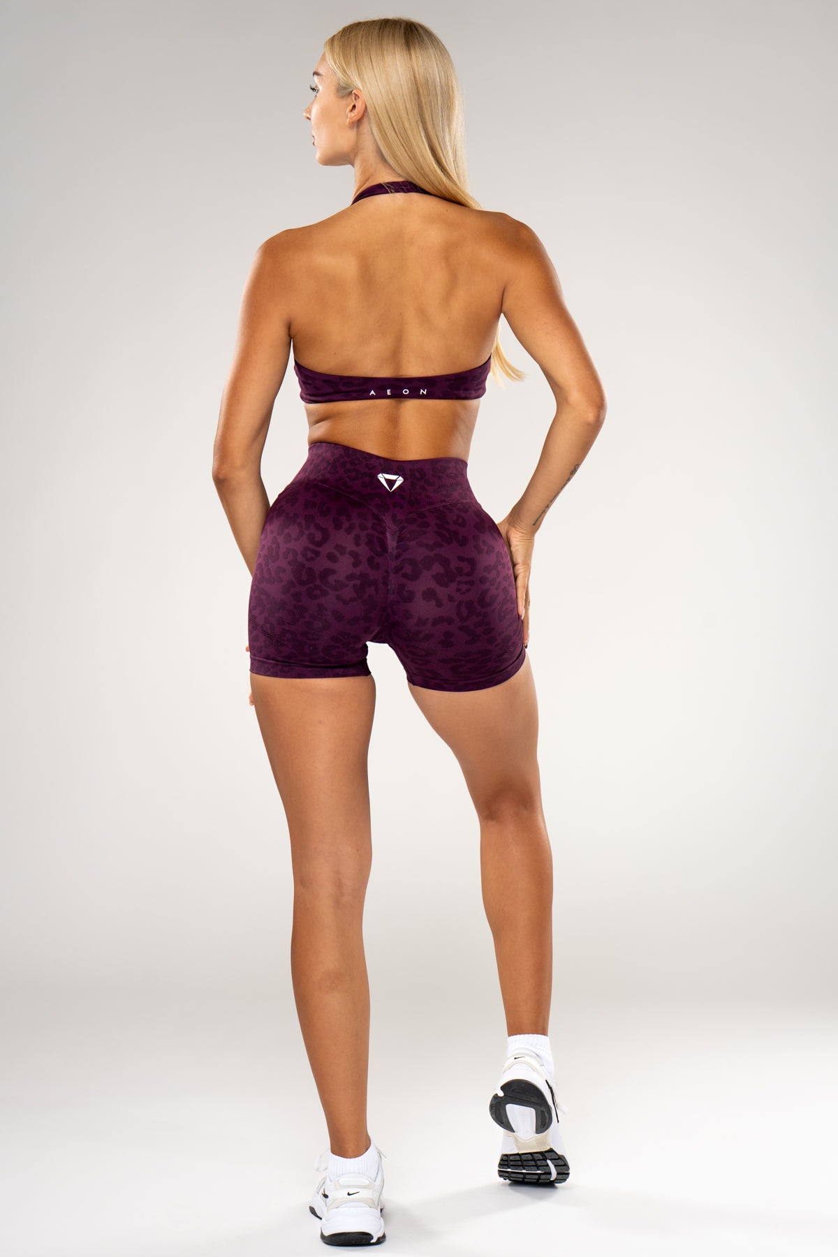 MOTION LEO MID WAIST SCRUNCH SHORTS V2