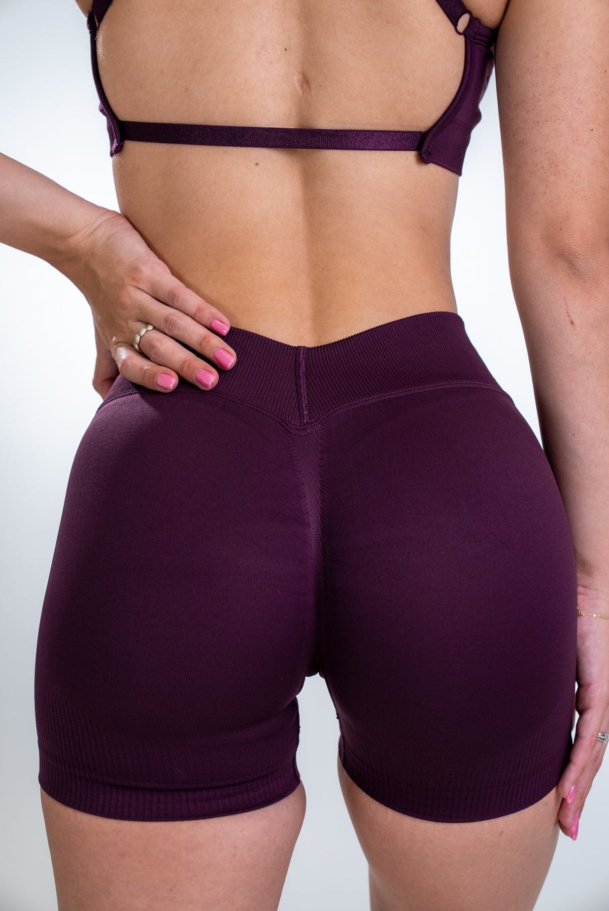 DEFINE V-BACK SCRUNCH SHORTS - Aeon Athletics