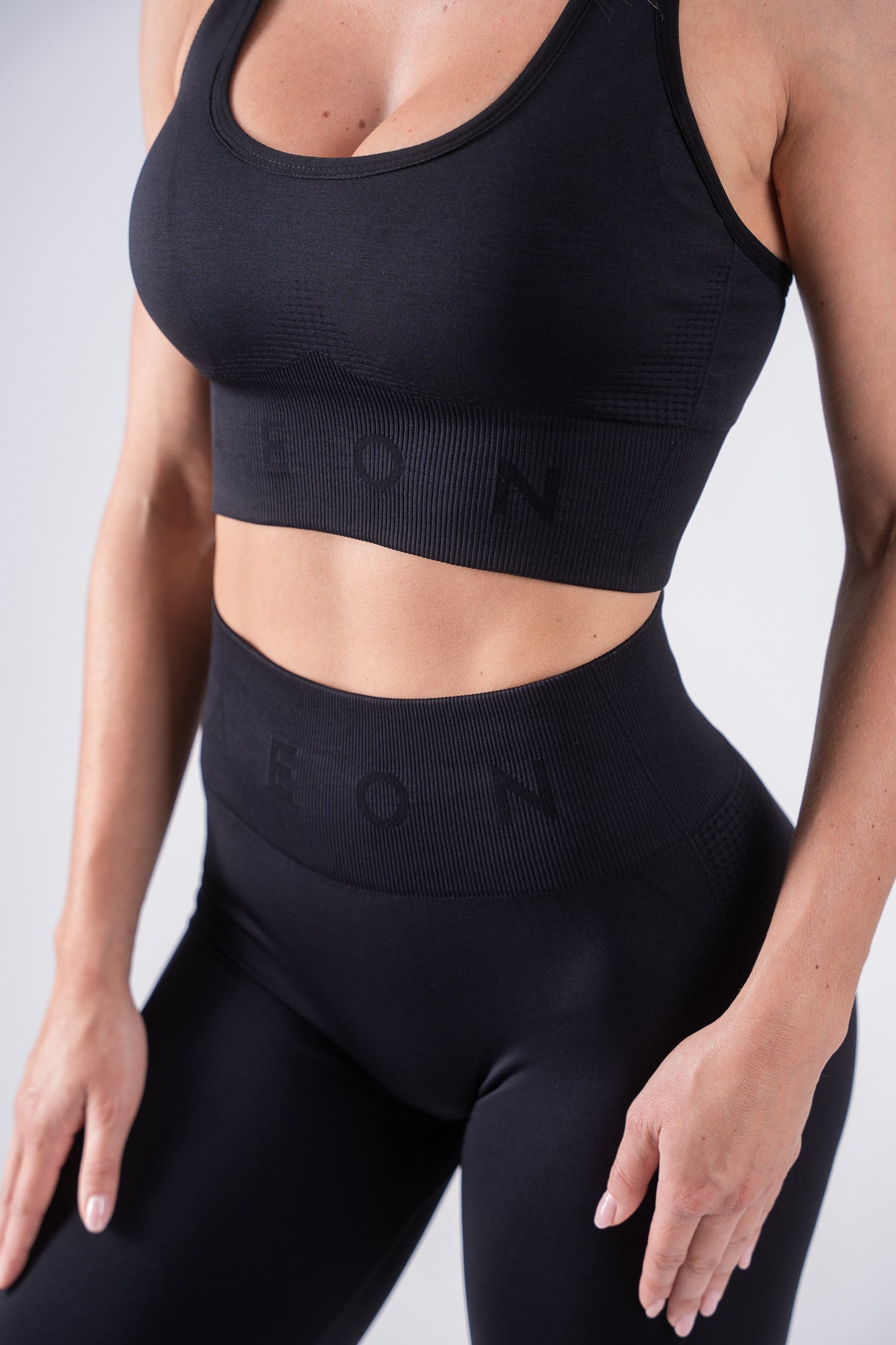 ELEVATE SEAMLESS BRA - Aeon Athletics