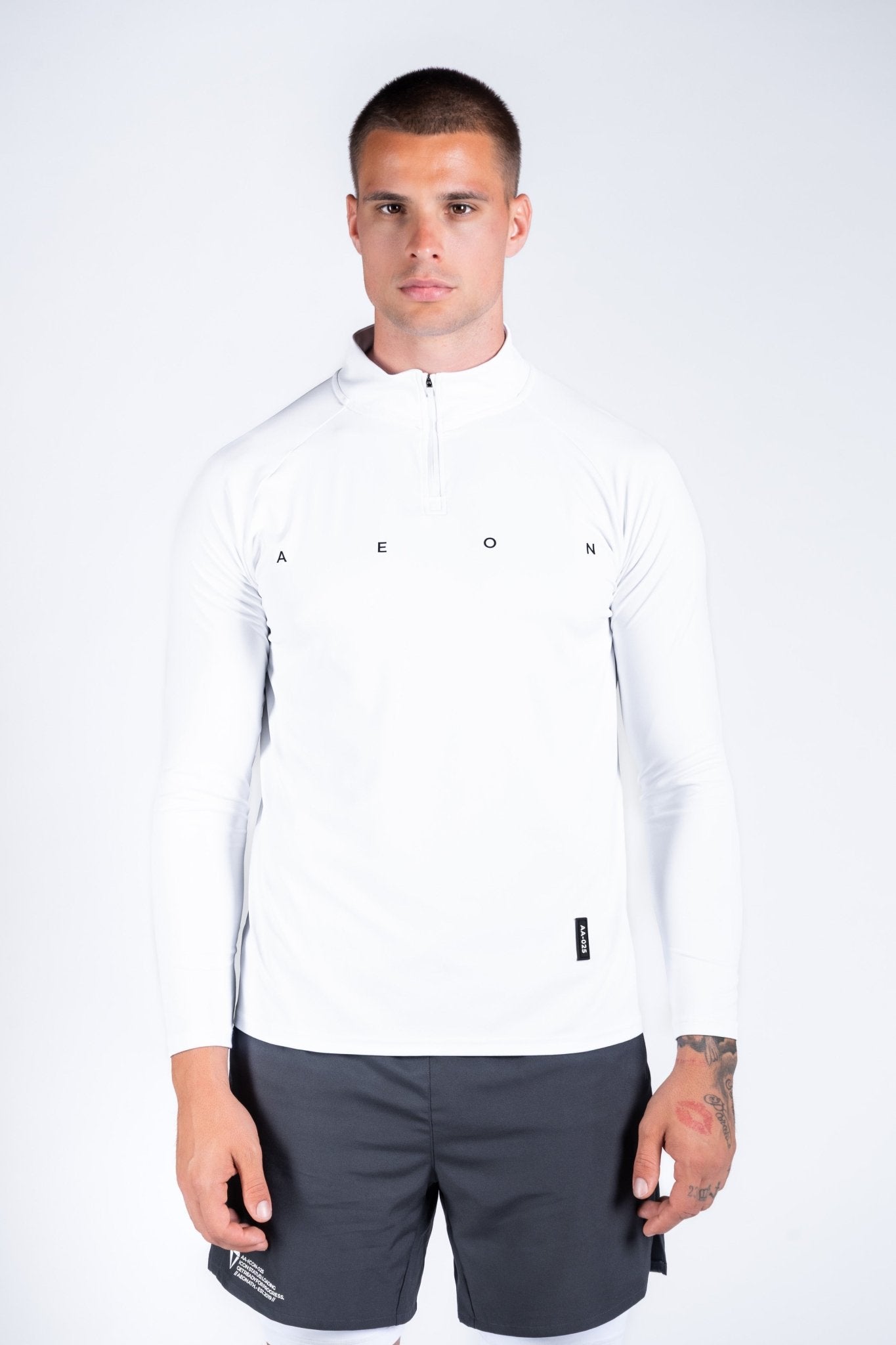 ICON PERFORMANCE HALF ZIP TEE - Aeon Athletics