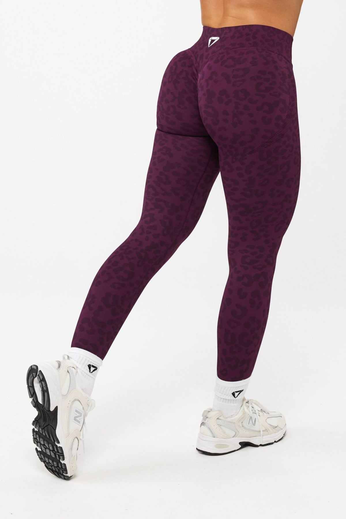 MOTION LEO MID WAIST SCRUNCH LEGGINGS V2
