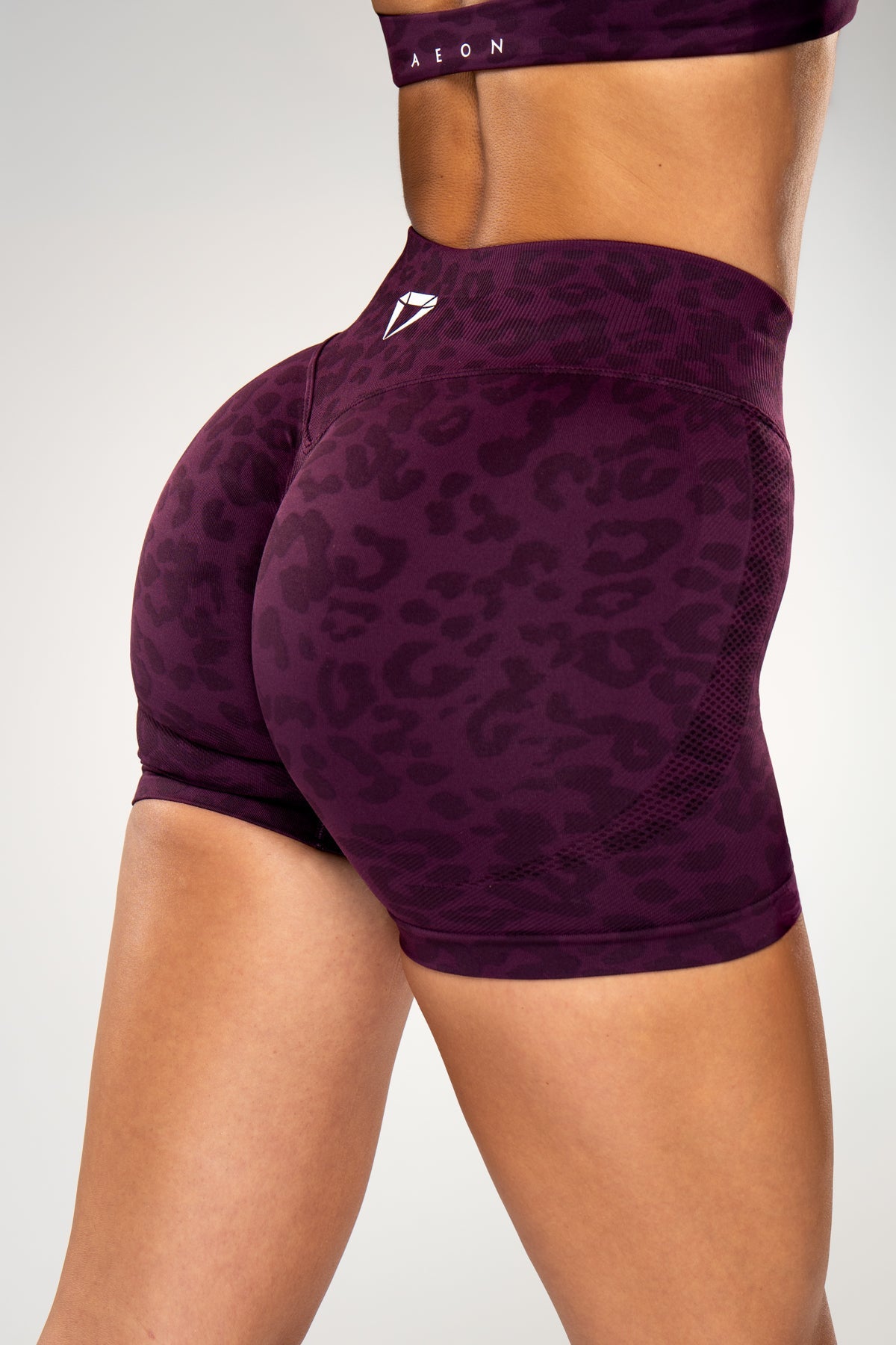 MOTION LEO MID WAIST SCRUNCH SHORTS V2 - Aeon Athletics