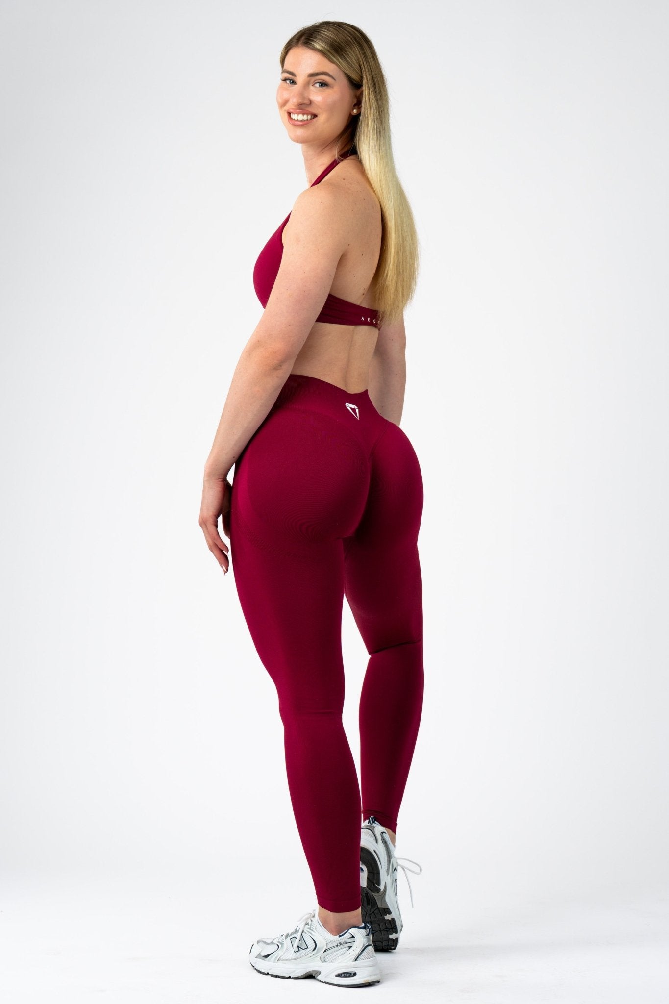 MOTION SEAMLESS HALTER NECK BRA V2 - Aeon Athletics