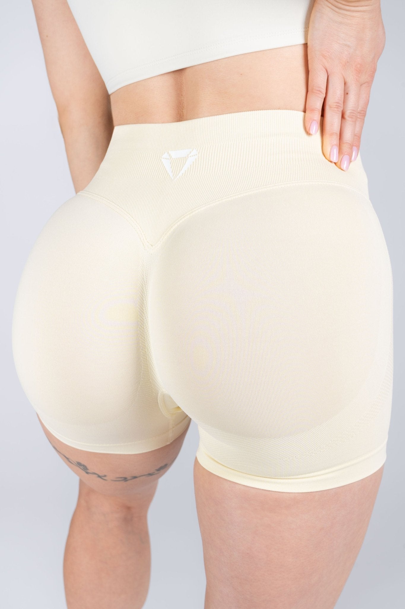 MOTION SEAMLESS SHORTS V2 - Aeon Athletics