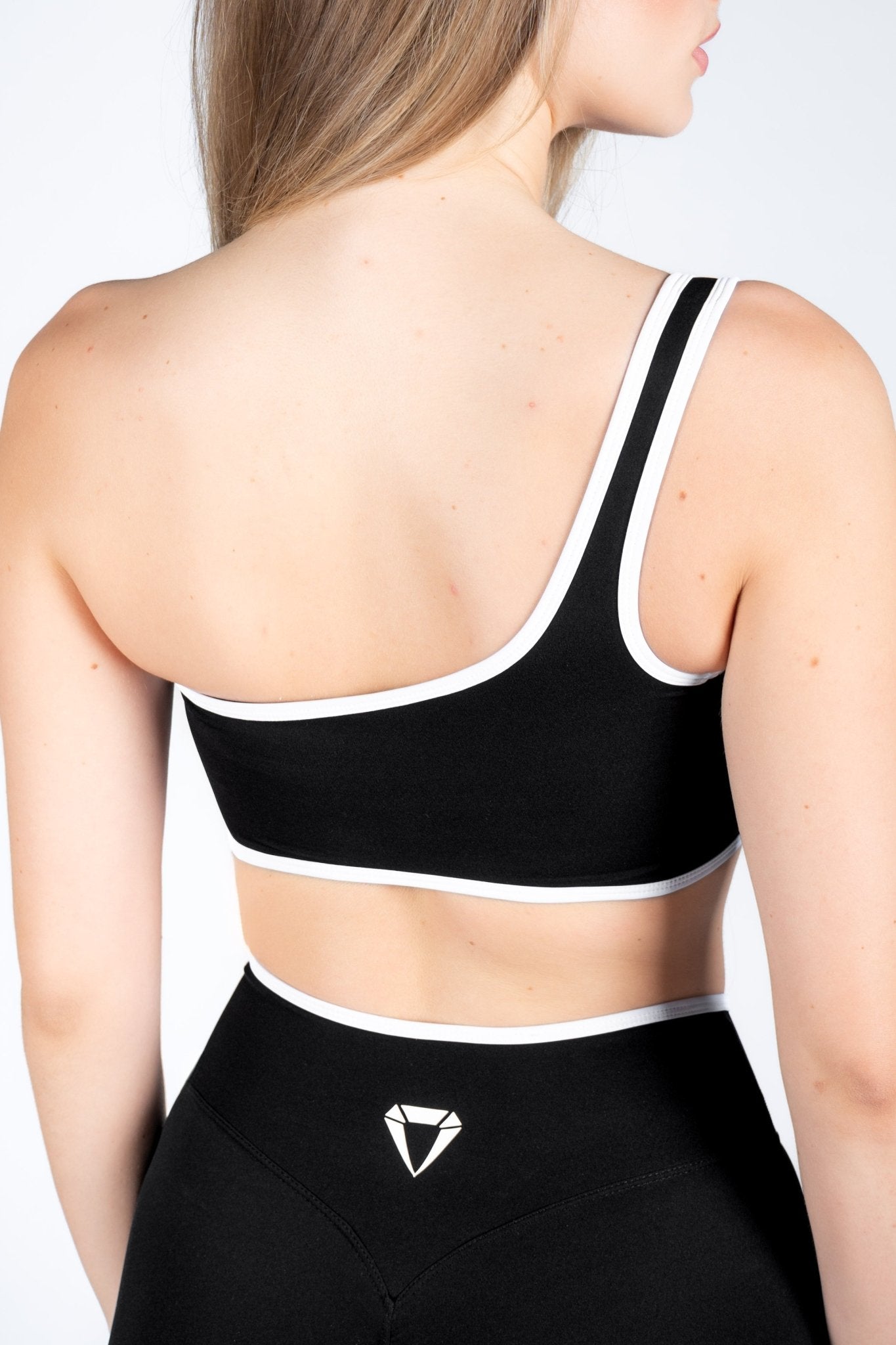 SECOND SKIN CONTRAST ONE SHOULDER BRA - Aeon Athletics