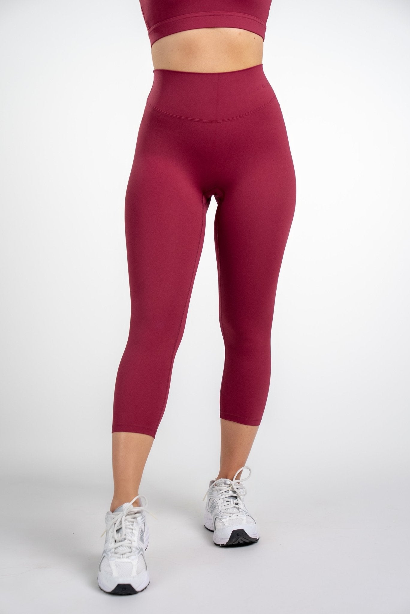 SECOND SKIN SCRUNCH CAPRI LEGGINGS - Aeon Athletics